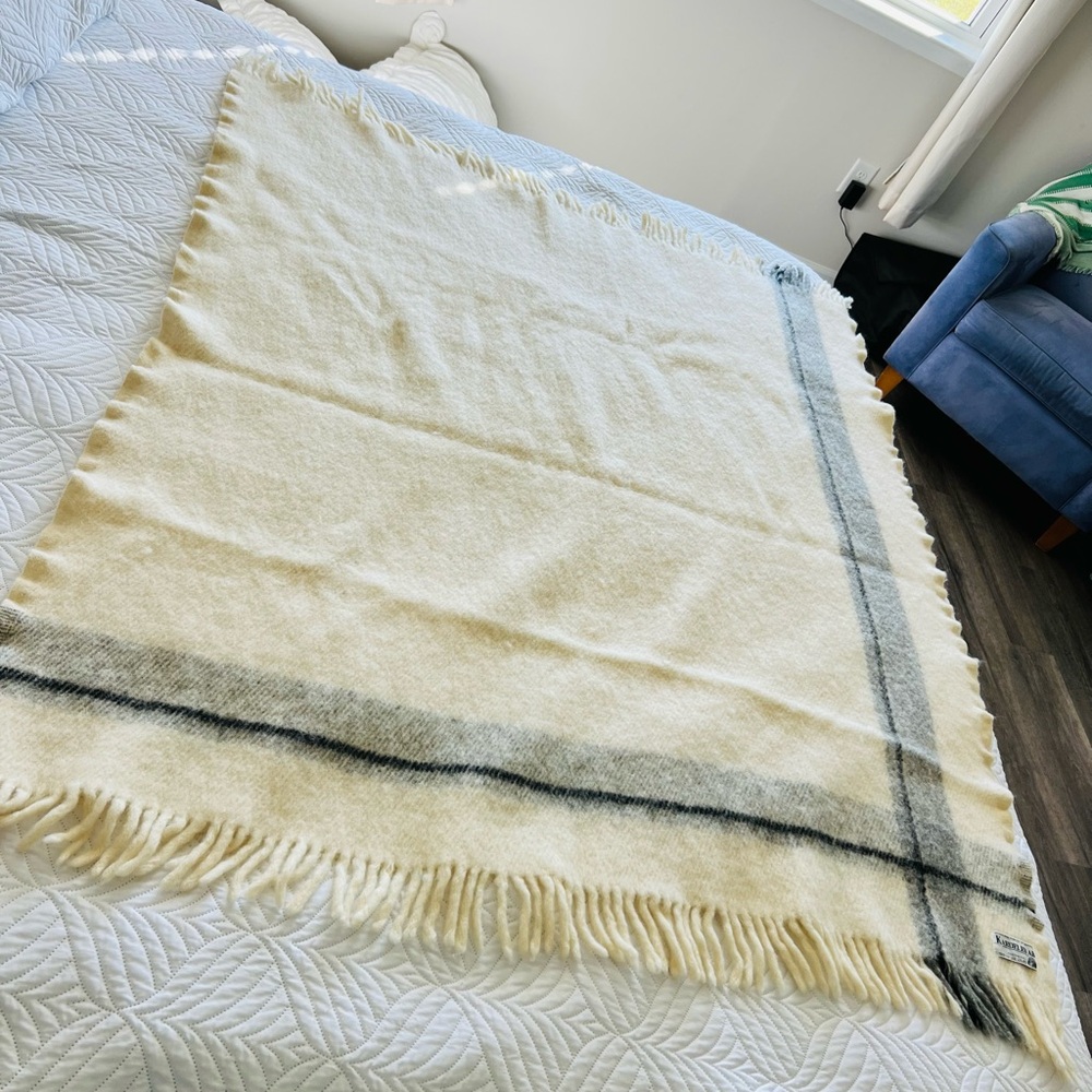 RARE Kardelen AB Sweden 100% Wool‎ Cream, Grey Black Plaid Cottage Throw Blanket - Picture 6 of 10